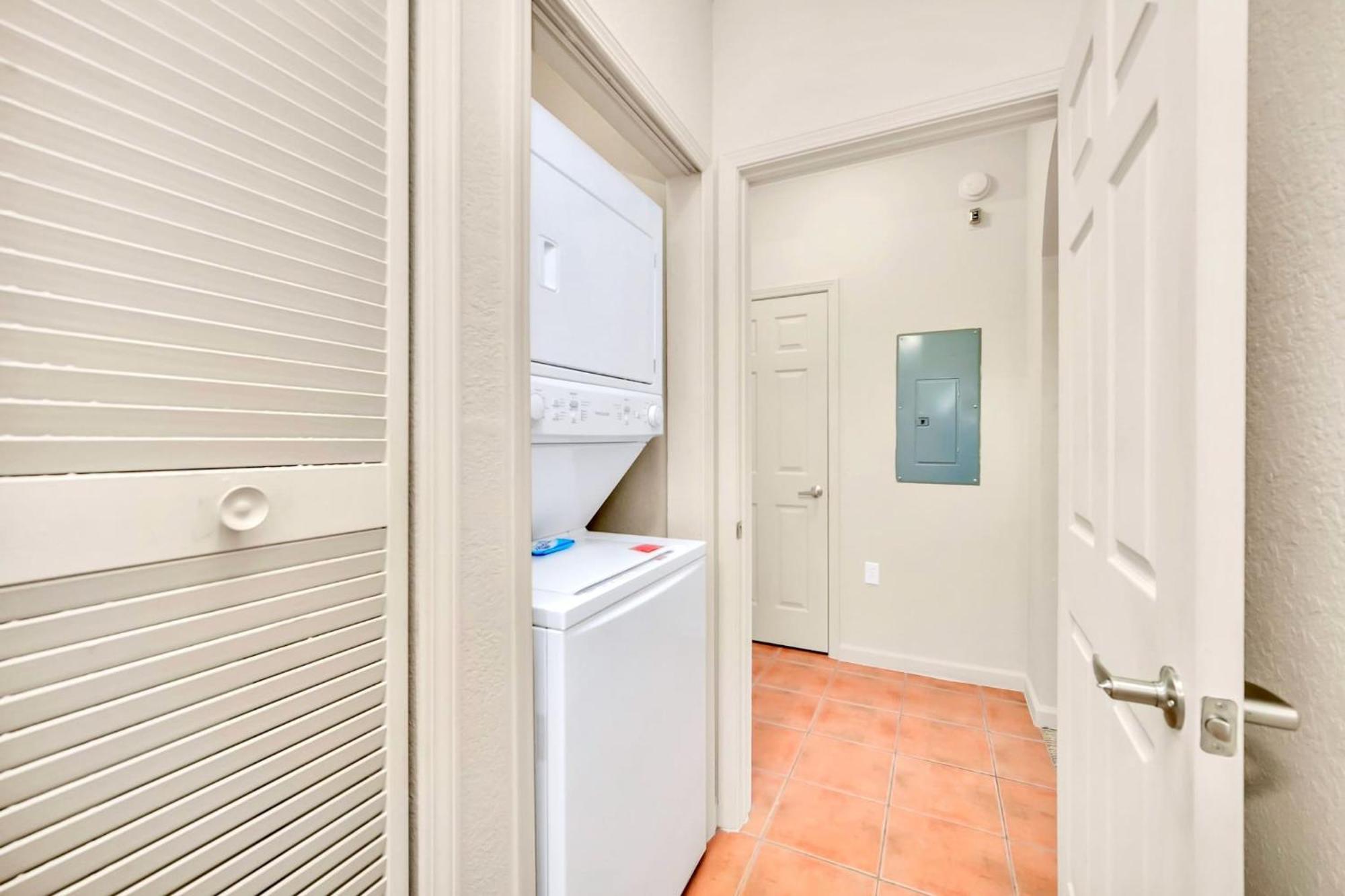 Modern 2Br Condo - Hot Tub And Pool - Near Disney Orlando Dış mekan fotoğraf